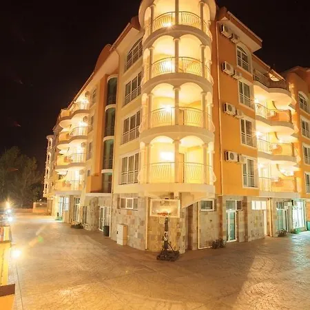 Cunninghamssilver Apartman Napospart
